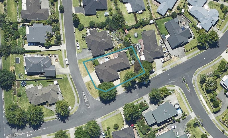82 Village Park Drive, Welcome Bay, Tauranga - Carousel 1