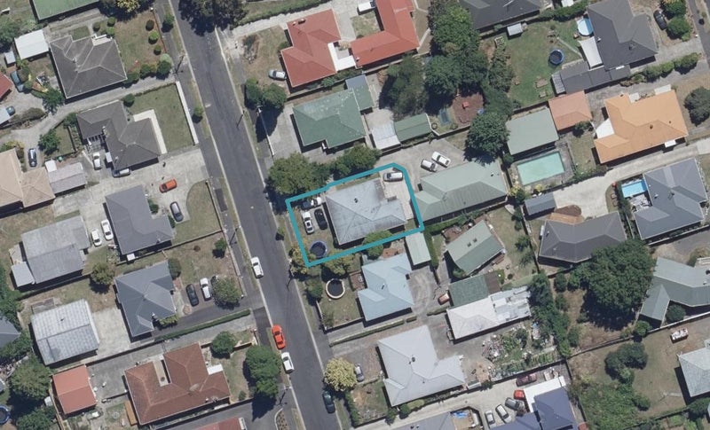 10 Fenwick Crescent, Hillcrest, Hamilton - Carousel 1