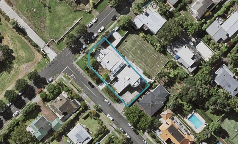 49 Lake Pupuke Drive, Takapuna, Auckland - Carousel 1