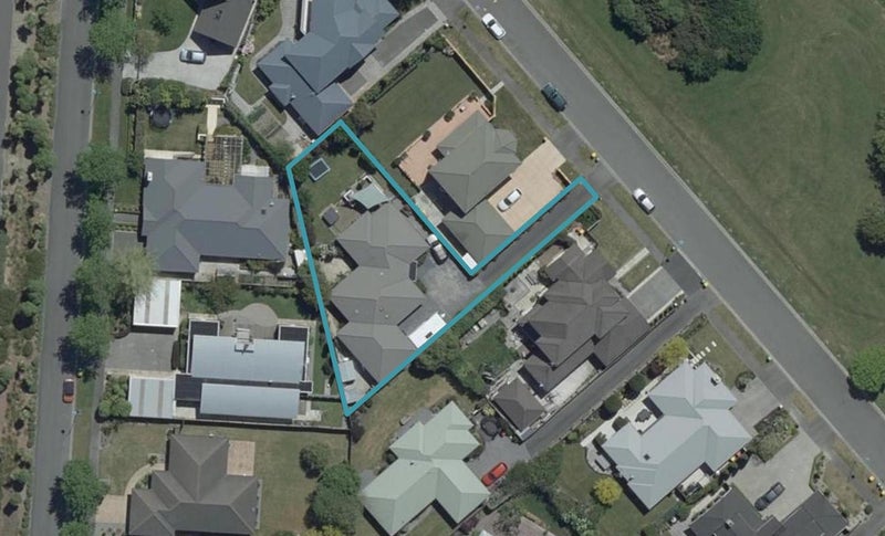 66 Willowview Drive, Redwood, Christchurch - Carousel 1