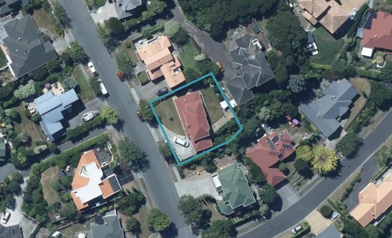31 Samwell Drive, Whitby, Porirua - Carousel 1