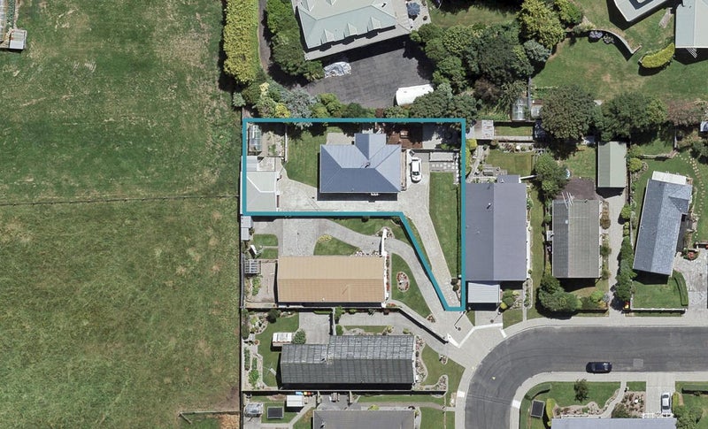152 Cunningham Crescent, Grasmere, Invercargill - Carousel 1