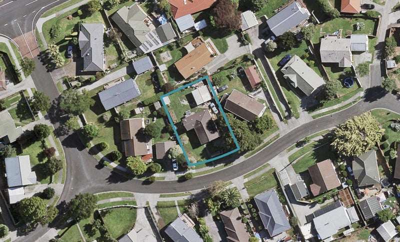 8 Rosemead Place, Randwick Park, Auckland - Carousel 1