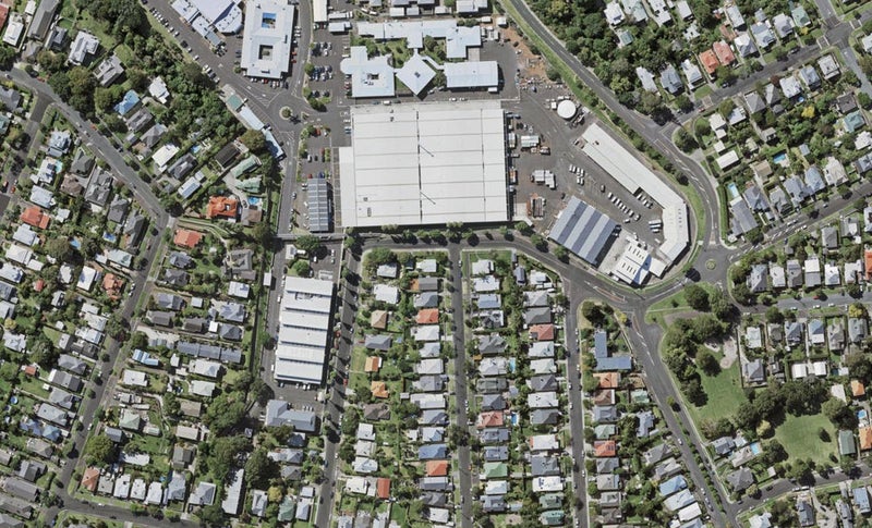 43 Kiwi Road, Stanley Point, Auckland - Carousel 1