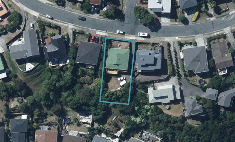 12 Bodmin Terrace, Camborne, Porirua - Carousel 1