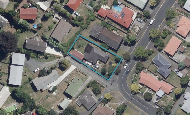 31 Aurora Terrace, Hillcrest, Hamilton - Carousel 1