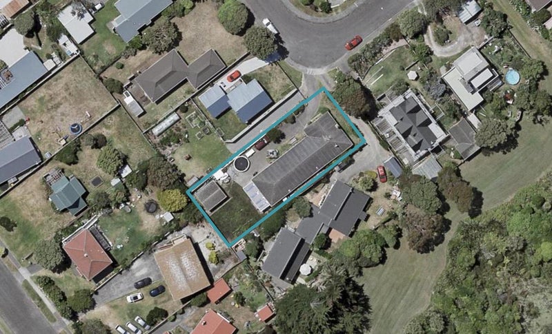 8 Fenside Street, Waikanae Beach, Waikanae - Carousel 1