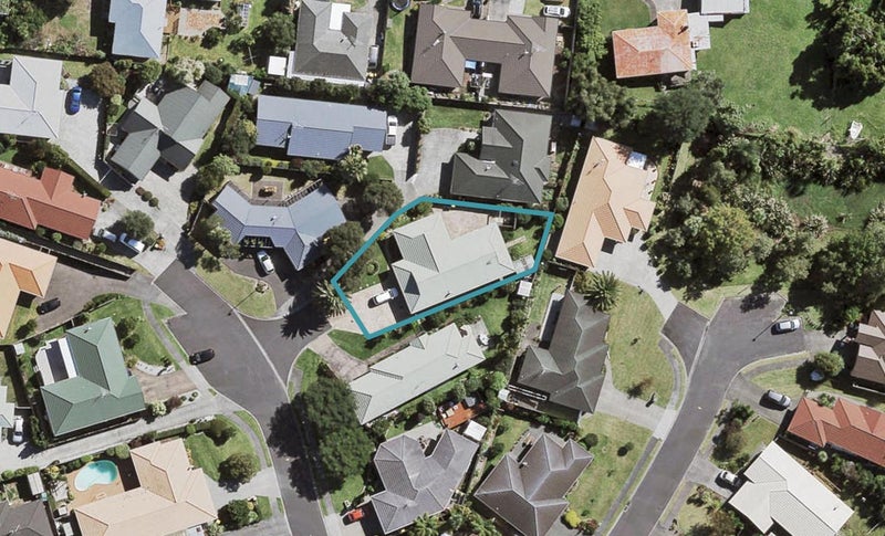 7 Splendour Close, Henderson, Auckland - Carousel 1