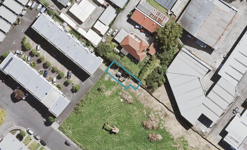 11 Kaha Lane, Henderson, Auckland - Carousel 1