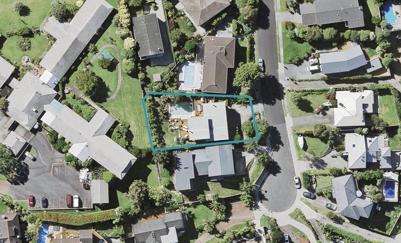 3 Asbury Crescent, Campbells Bay, Auckland - Carousel 1