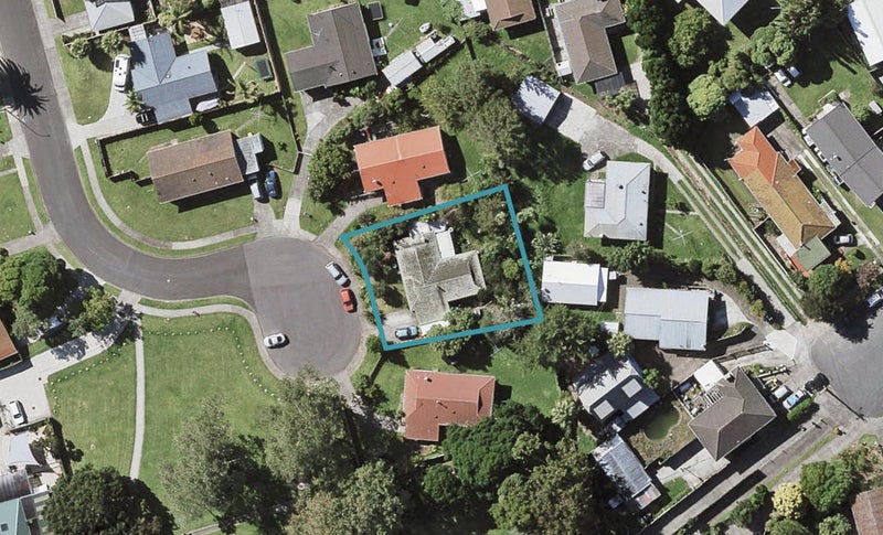 12 Tiaka Place, Pakuranga, Auckland - Carousel 1