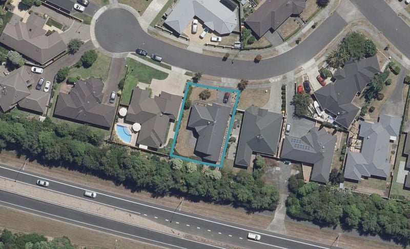 7 Vermont Court, Huntington, Hamilton - Carousel 1