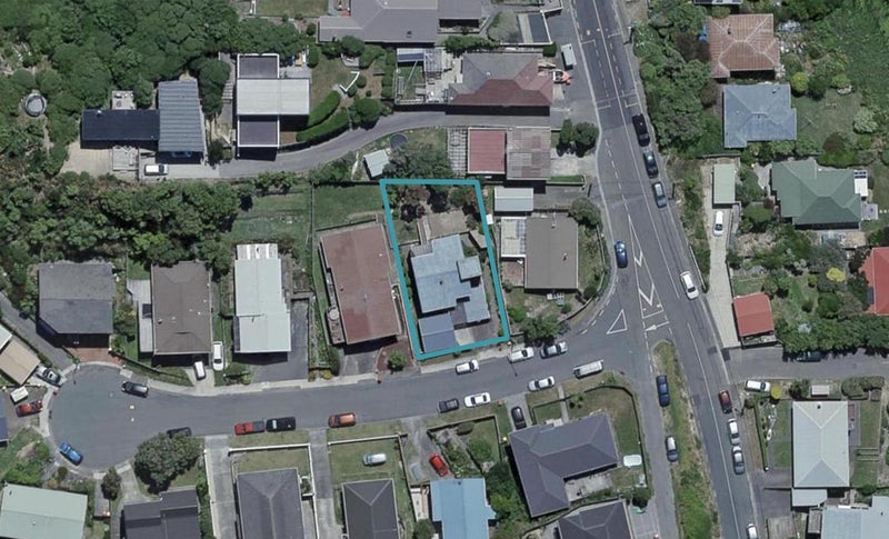 4 Twomey Grove, Houghton Bay, Wellington - Carousel 1