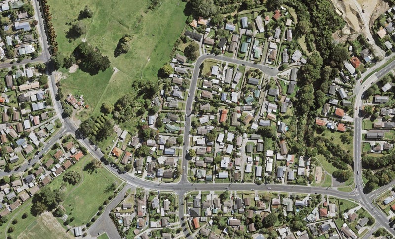 12 Scarlet Drive, Ranui, Auckland - Carousel 1