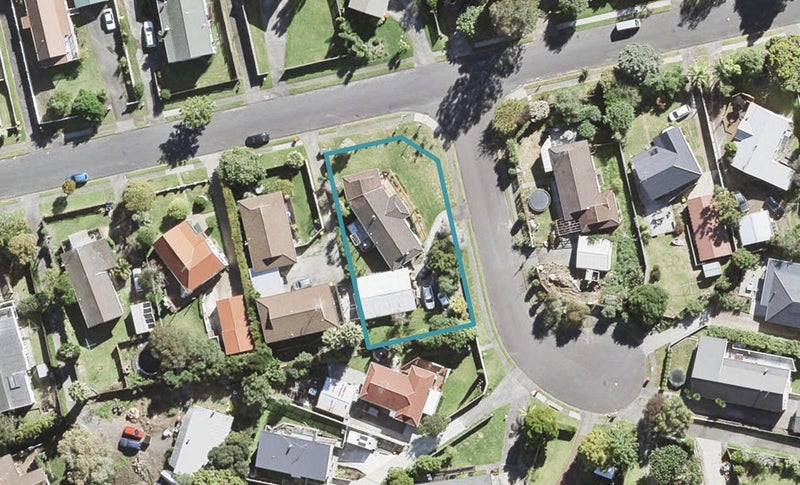 32 Topliss Drive, Northcross, Auckland - Carousel 1