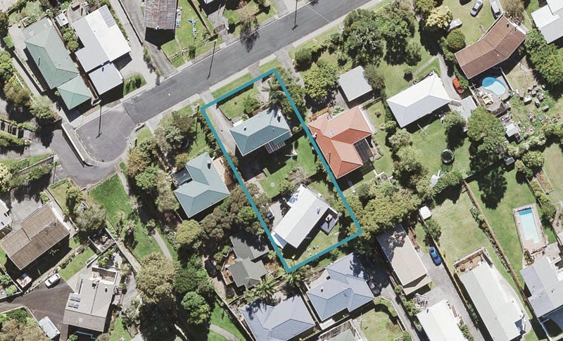 30 Barron Drive, Green Bay, Auckland - Carousel 1