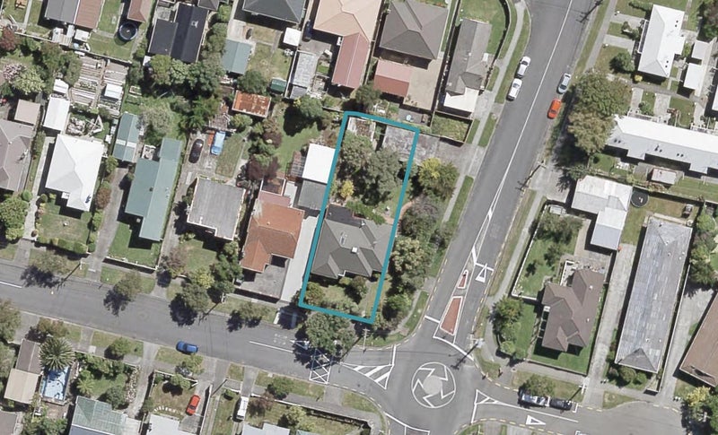 25 Waikare Avenue, Waiwhetu, Lower Hutt - Carousel 1