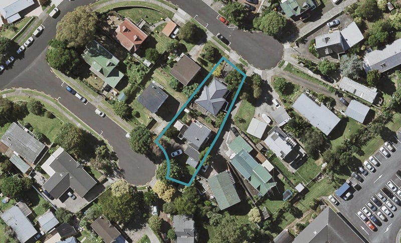 2/5 Tahinga Street, Northcote, Auckland - Carousel 1