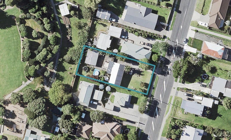 28 Bell Road, Beachlands, Auckland - Carousel 1