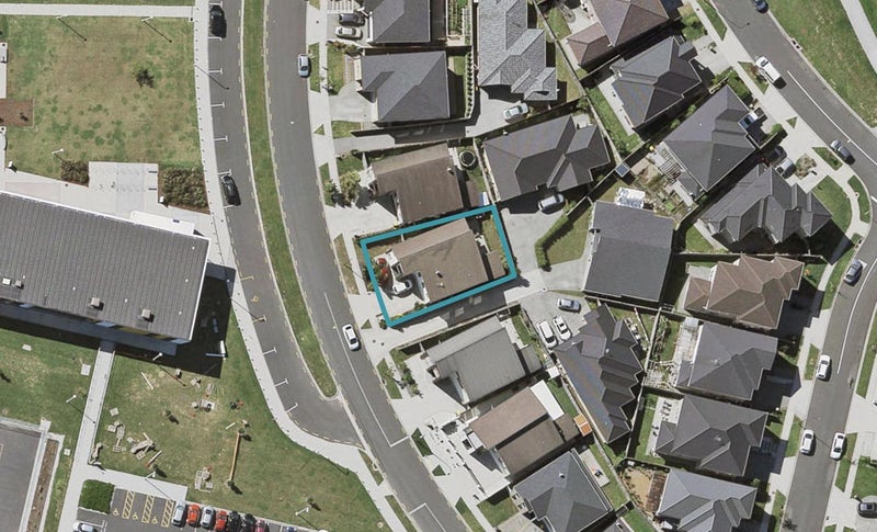 18 Helianthus Avenue, Flat Bush, Auckland - Carousel 1