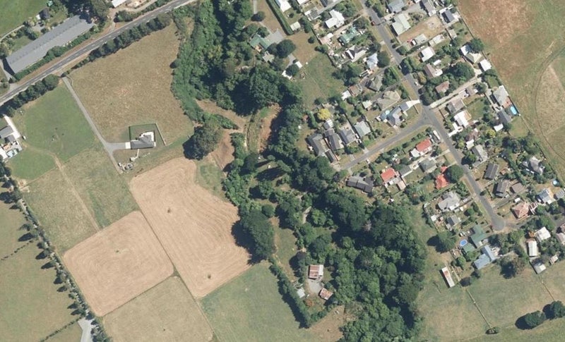 12 Paton Street, Maymorn, Upper Hutt - Carousel 1