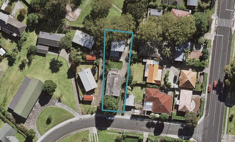 1/100 Greenslade Crescent, Northcote, Auckland - Carousel 1
