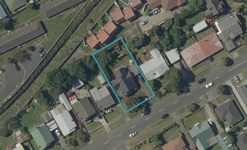 10 Clausen Street, Takaro, Palmerston North - Carousel 1