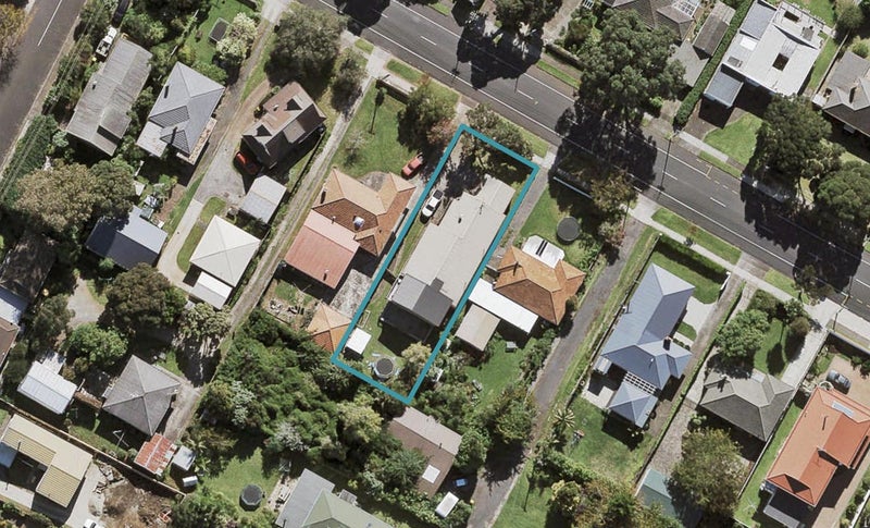 13 Boyd Avenue, Mangere Bridge, Auckland - Carousel 1