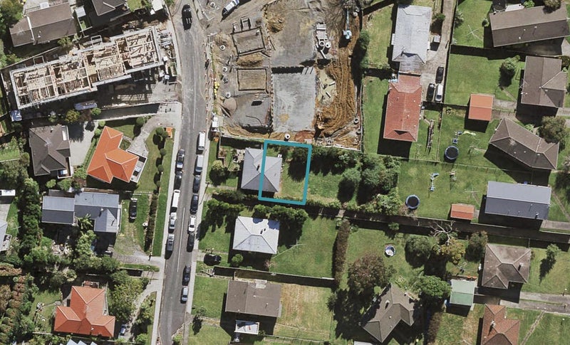 55B Potter Avenue, Northcote, Auckland - Carousel 1