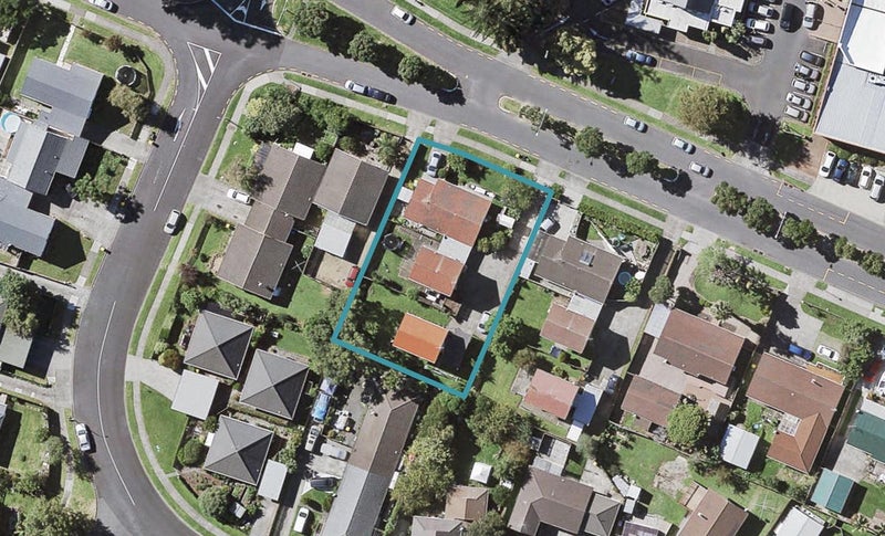 9A Highland Park Drive, Highland Park, Auckland - Carousel 1