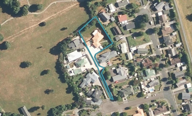 27 Galveston Grove, Totara Park, Upper Hutt - Carousel 1