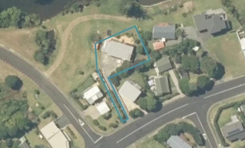 203 Onemana Drive, Onemana, Whangamatā - Carousel 1