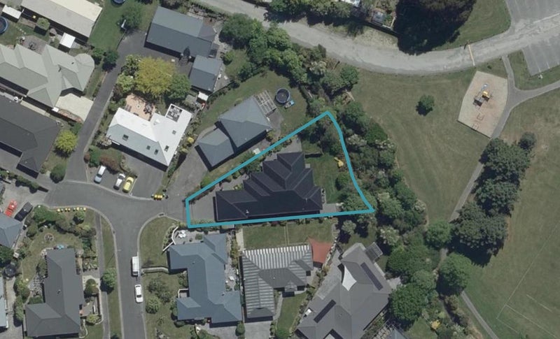 4 Kimbrace Place, Belfast, Christchurch - Carousel 1