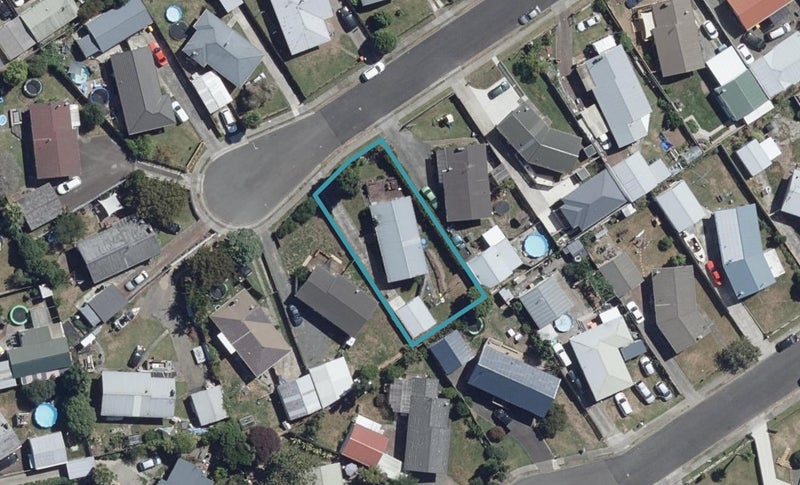 15 Susan Place, Deanwell, Hamilton - Carousel 1