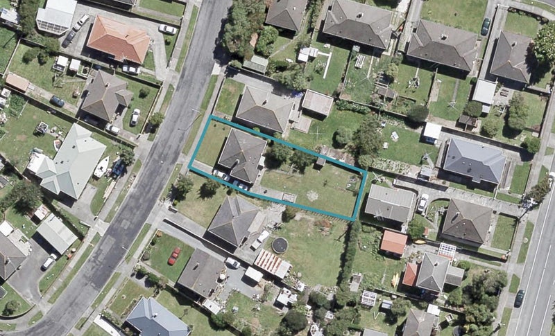60 Hewer Crescent, Naenae, Lower Hutt - Carousel 1