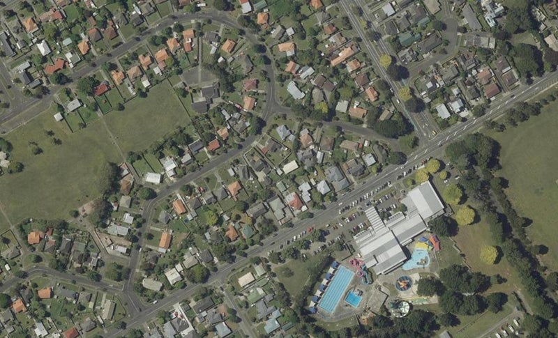 13A Savage Crescent, West End, Palmerston North - Carousel 1