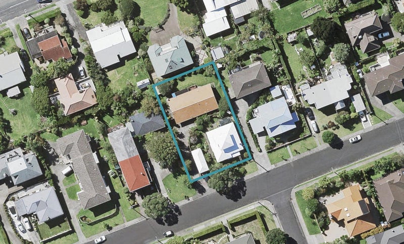 2/22 Westwell Road, Belmont, Auckland - Carousel 1