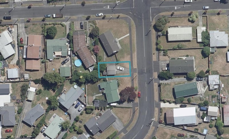 4/8 Cecil Street, St Andrews, Hamilton - Carousel 1