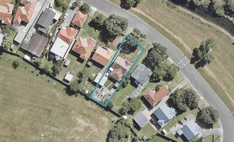 51 Riverside Drive, Waiwhetu, Lower Hutt - Carousel 1