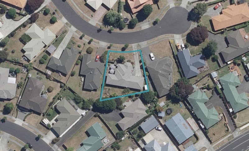 27 Mangakoea Place, St Andrews, Hamilton - Carousel 1
