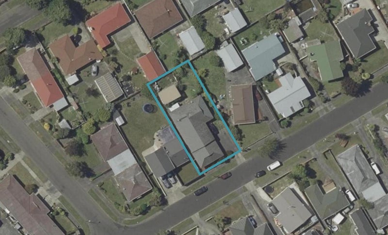 17 Geraldine Crescent, Cloverlea, Palmerston North - Carousel 1