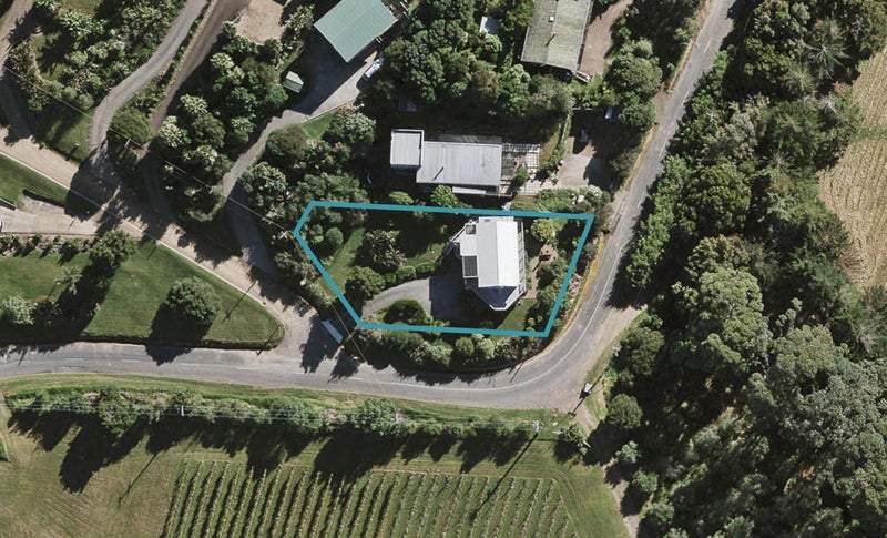 135 Wilma Road, Surfdale, Waiheke Island - Carousel 1