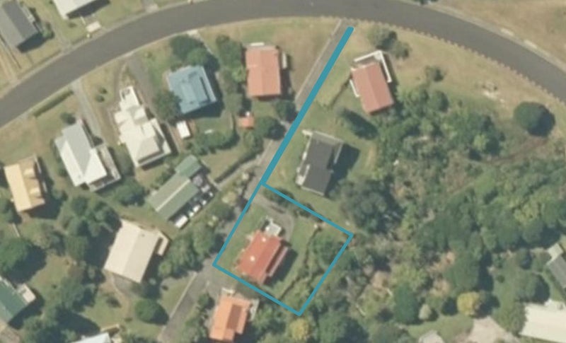 111 Tuna Place, Onemana, Whangamatā - Carousel 1