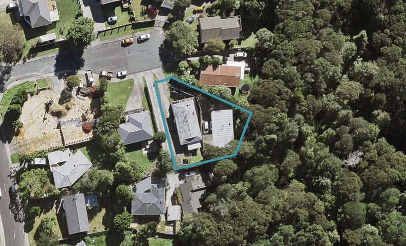 1/7 Classic Grove, Bayview, Auckland - Carousel 1