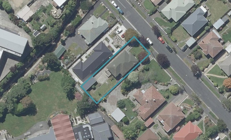 20 Glendining Avenue, North East Valley, Dunedin - Carousel 1