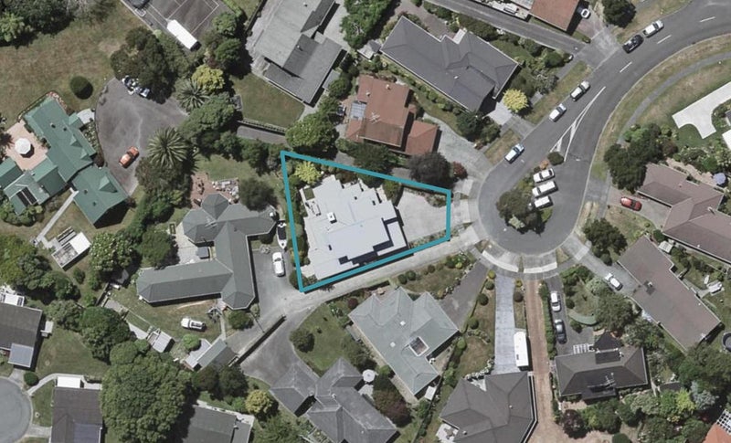19 Hurunui Street, Waikanae - Carousel 1