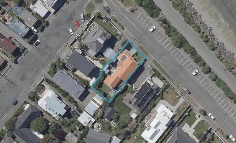 68 Esplanade, Sumner, Christchurch - Carousel 1
