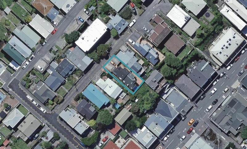 10A Barton Terrace, Thorndon, Wellington - Carousel 1