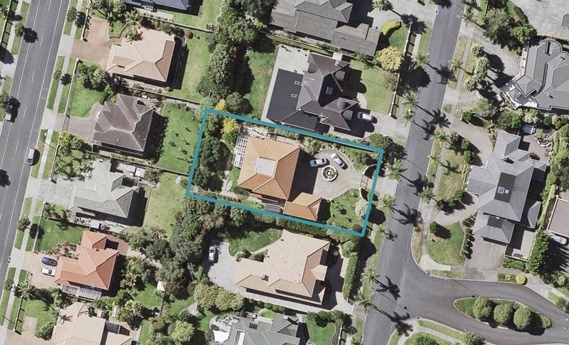 15 Anaheim Boulevard, Shamrock Park, Auckland - Carousel 1