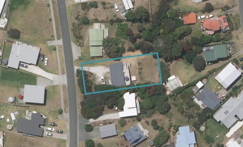 13 Devon Street, Mangawhai Heads, Mangawhai - Carousel 1